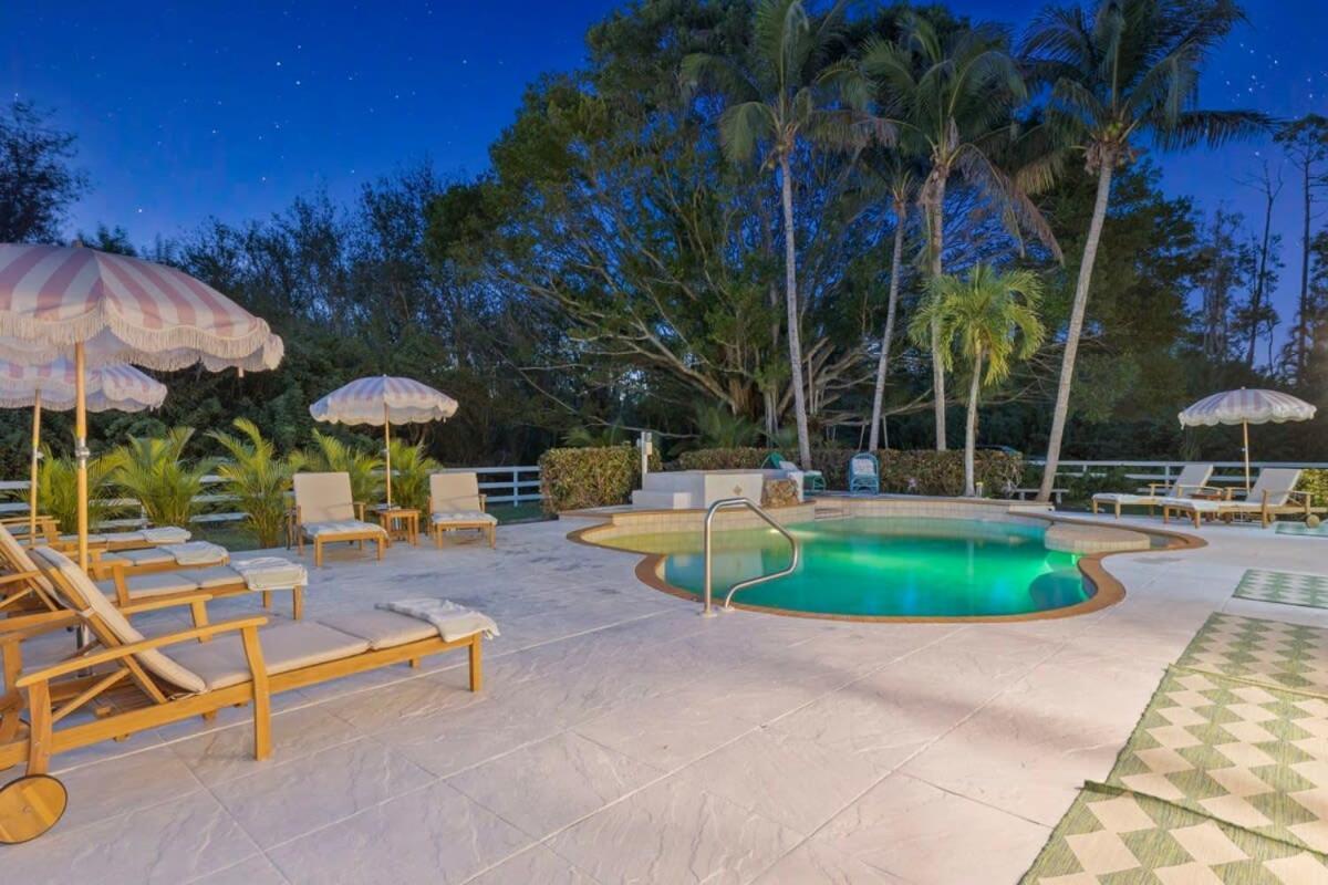 2 Bedroom 1 Bath Pool View Private Suite Fort Myers Exterior photo